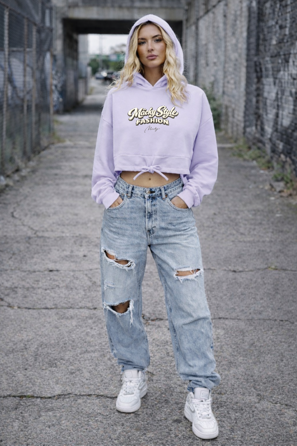 Felpa con cappuccio oversize corta con motivo dito medio da donna