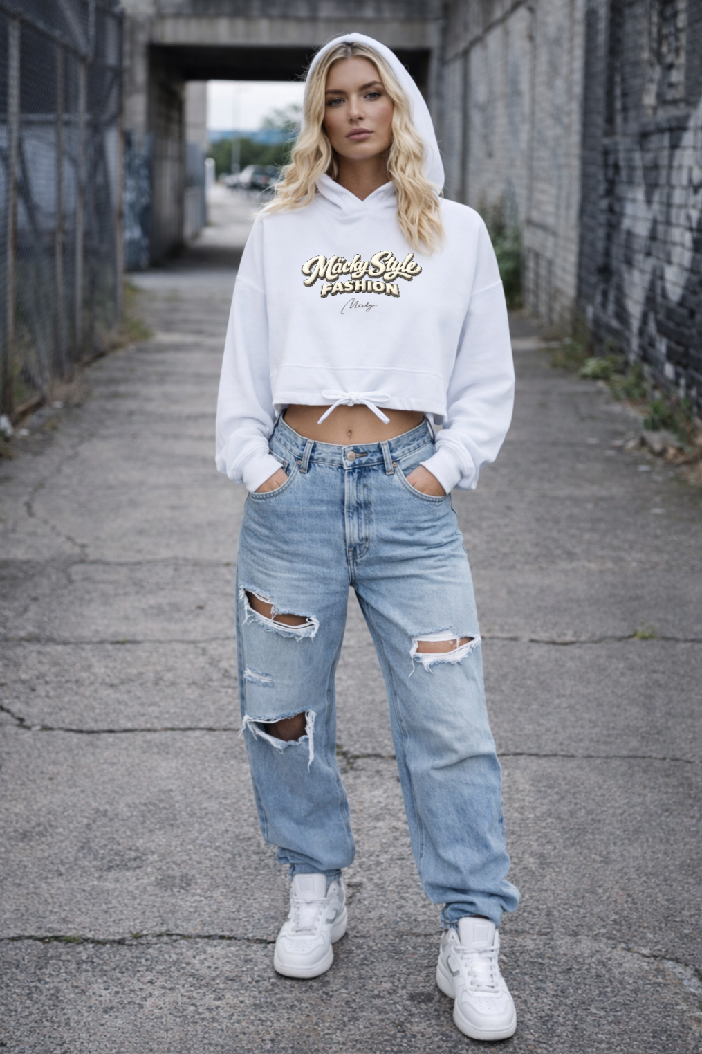Felpa con cappuccio oversize corta con motivo dito medio da donna