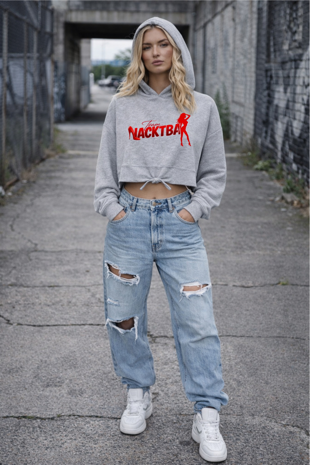Felpa con cappuccio oversize corta con motivo dito medio da donna