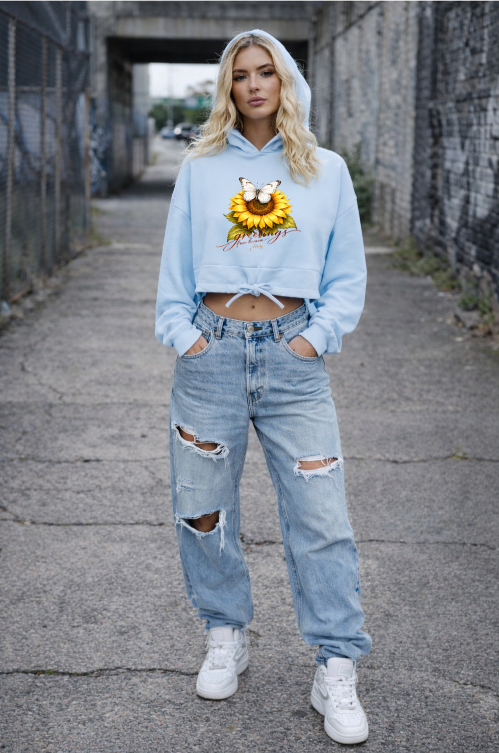 Felpa con cappuccio oversize corta con motivo dito medio da donna